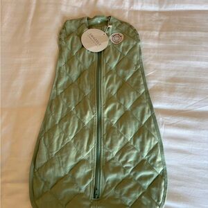 NWT Dreamland Baby Quilted Weighted Swaddle Sack 0-6 Months